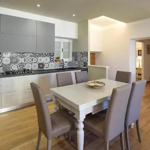 https://squillantini-suite.it-tuscanyhotel.com